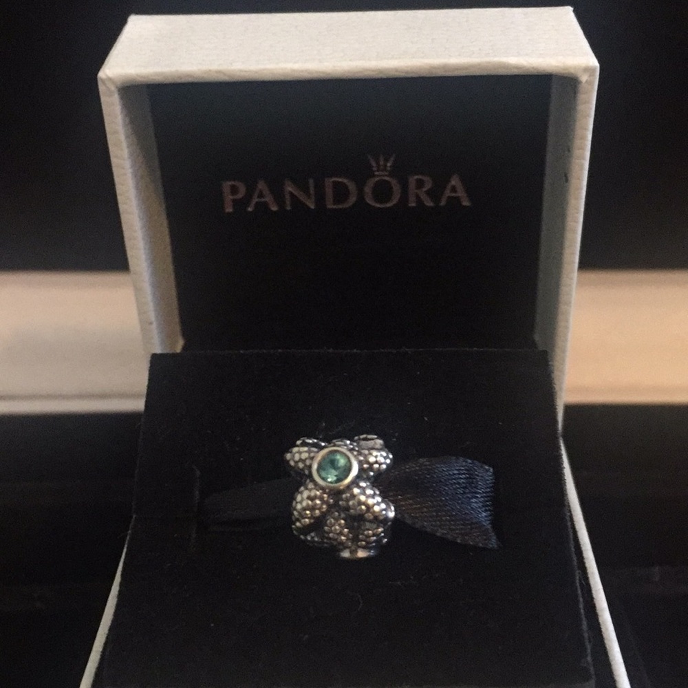 Pandora Blue Spinel Starfish Charm🕊